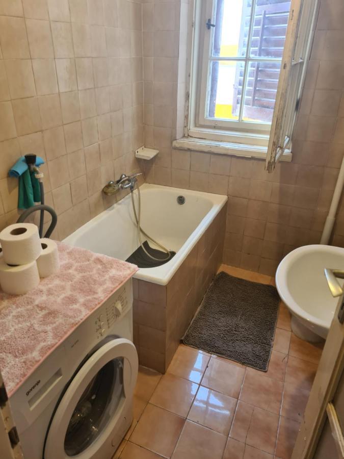 Rooms Jenifer Split Exterior photo